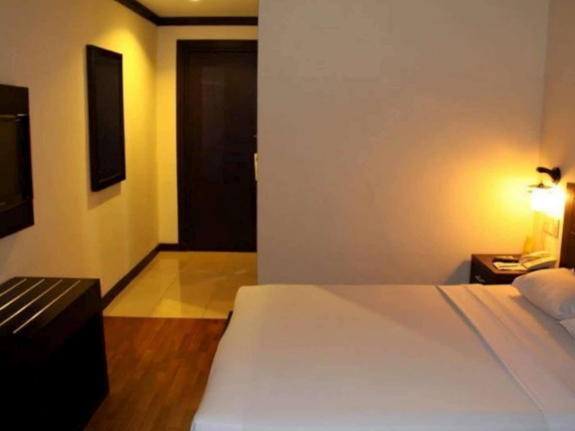Sulthan Hotel International Banda Aceh Bagian luar foto